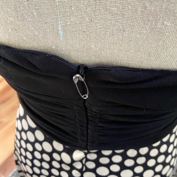 Dress - Picture 3 of 4